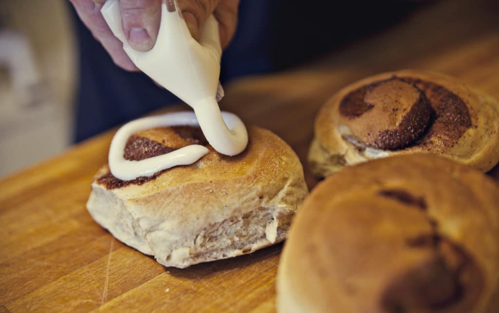 Kanelboller med glasur fra Sissel Ullevålseter